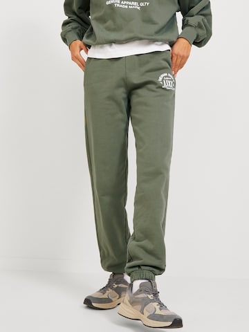 Tapered Pantaloni 'Bianca' di JJXX in verde: frontale