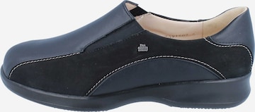 Finn Comfort Classic Flats in Black