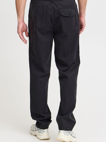 !Solid Tapered Pleat-front trousers 'Moose Liam' in Black