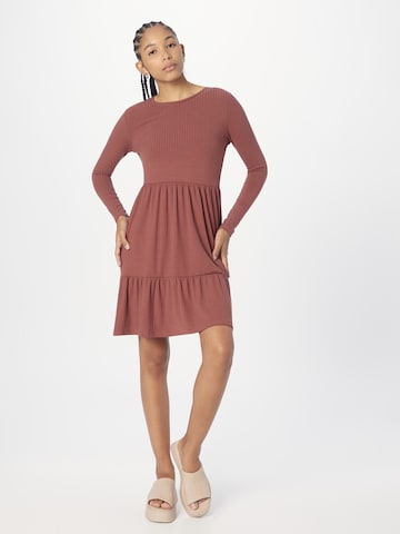 Robe 'Edda' ABOUT YOU en marron : devant