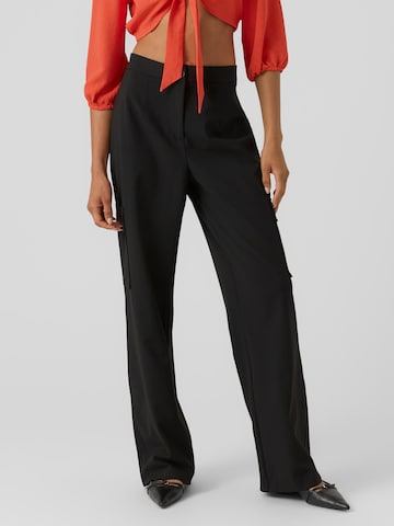 VERO MODA Wide leg Cargobroek 'SASIE' in Zwart: voorkant