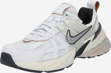Nike Sportswear Ниски маратонки в бяло: отпред