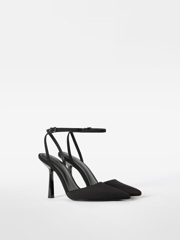 Pumps de la Bershka pe negru