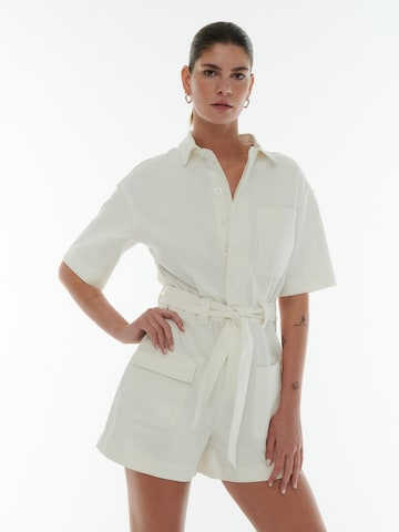 ABOUT YOU x Laura Giurcanu Jumpsuit 'Enya' in White: front