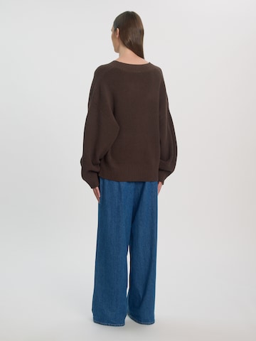 EDITED Pullover 'Rae' in Braun