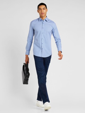 Coupe slim Chemise 'HANK' BOSS en bleu