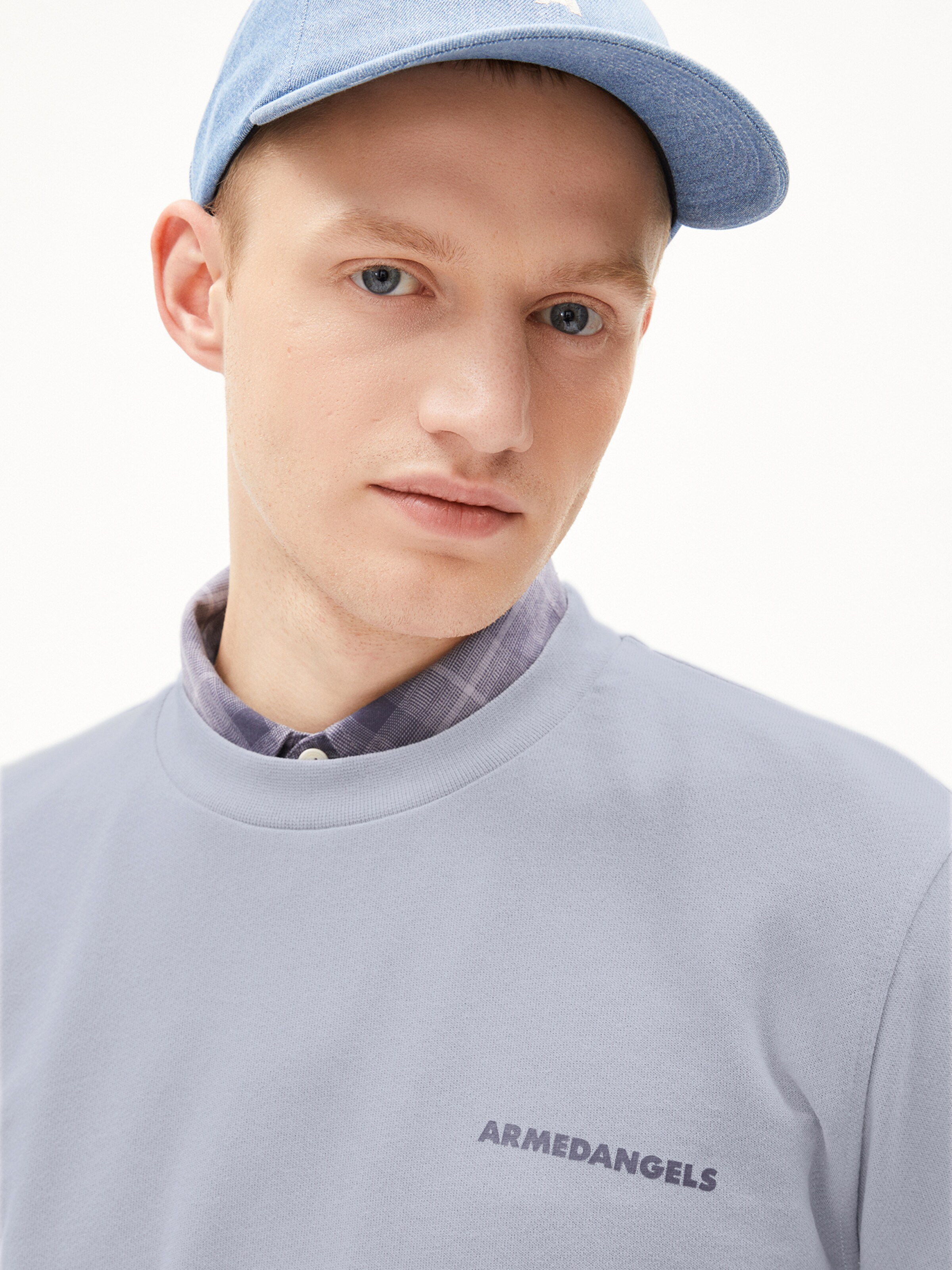 Sweat-shirt 'BAARO SUN' ARMEDANGELS en bleu