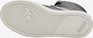 Hummel Sneaker in Grau