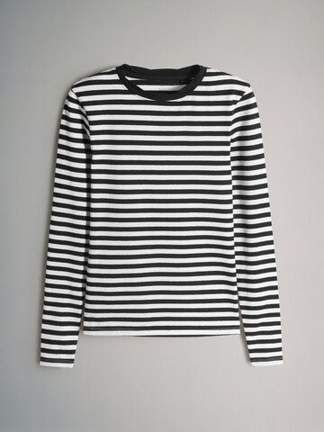 Tricou de la The Set pe maro