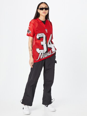 Nasty Gal - Camiseta talla grande '34 New York Airtex' en rojo