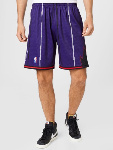 Mitchell & Ness Regular Sporthose in Lila: Vorderseite