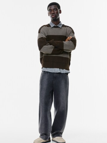 Pull&Bear Pulover | siva barva: sprednja stran