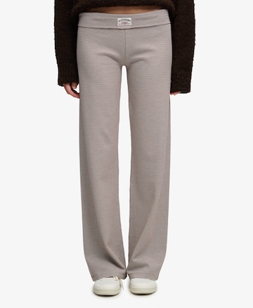 Superdry & Co Broek 'Athletic Essentials' in Bruin: voorkant