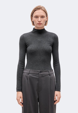 Karo Kauer - Jersey en gris: frente