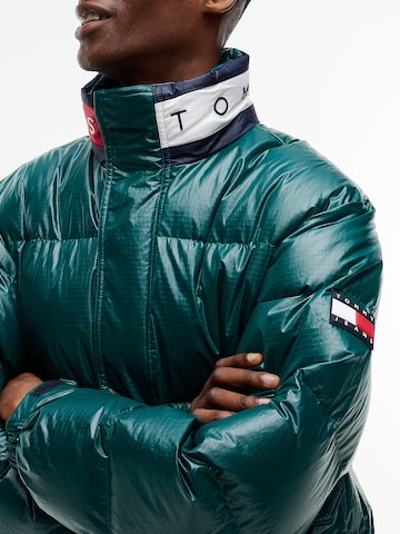 Geacă de iarnă de la Tommy Jeans pe verde