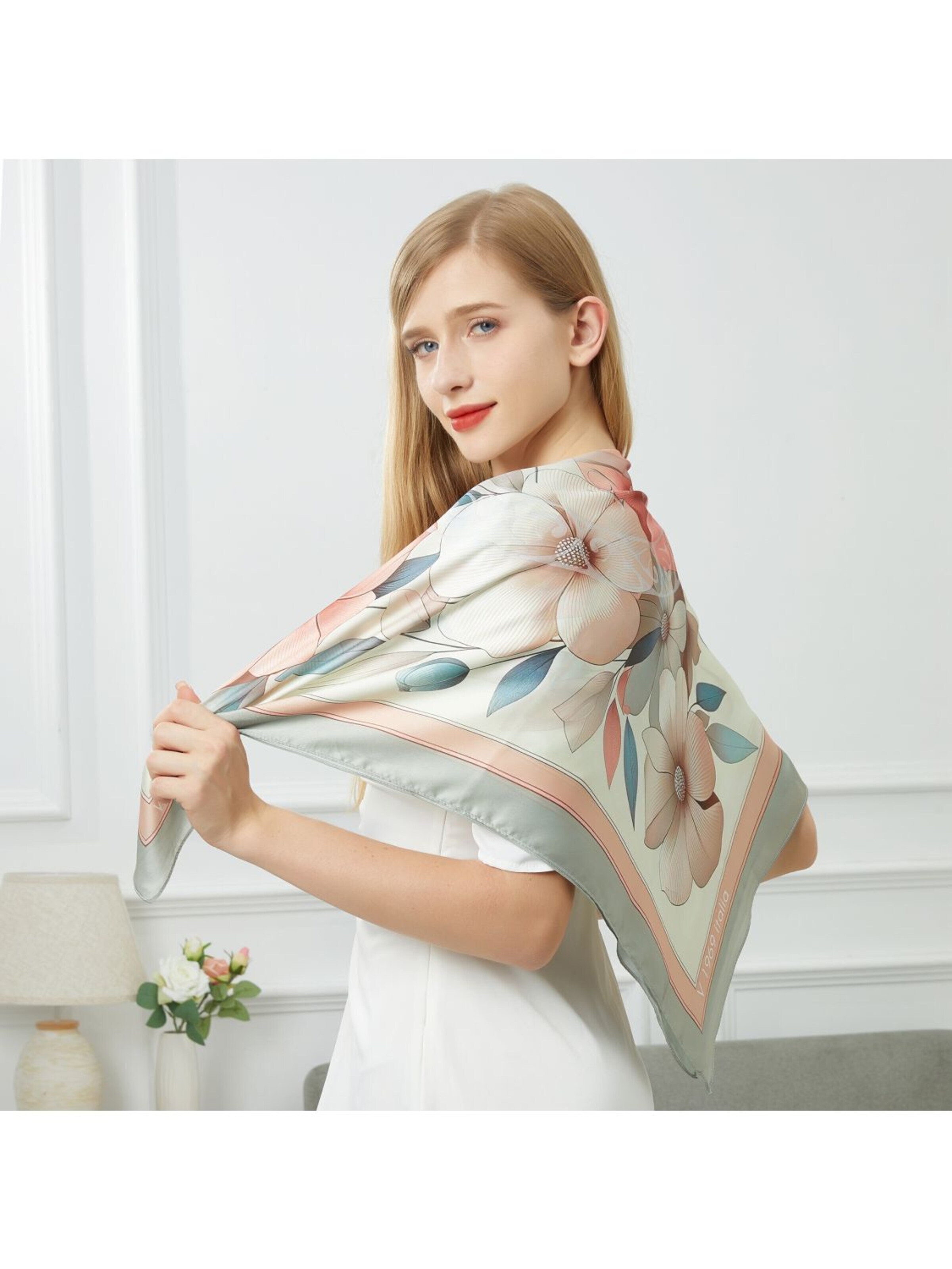 19V69 ITALIA Scarf 'Carré de soie Grand Spring Flowers' in Pink