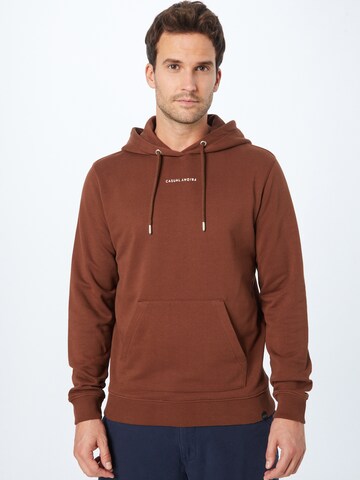 Casual Friday - Sweatshirt 'Sinius' em castanho: frente