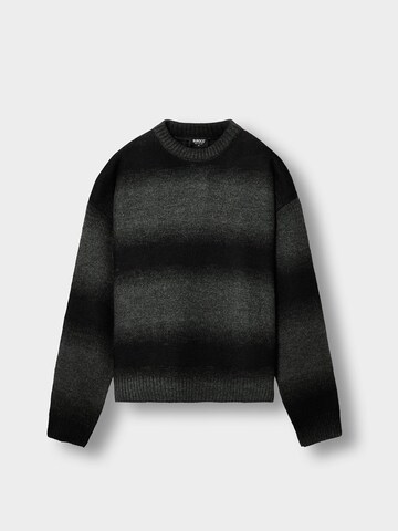 Burocs Sweater in Black: front