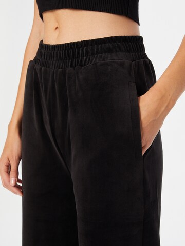 Largi Pantaloni de la Urban Classics pe negru