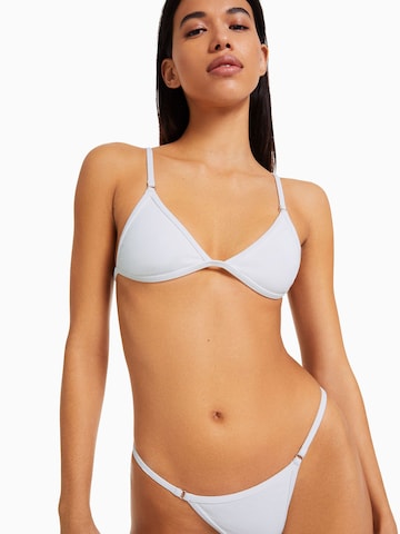 Bershka Triangel Bikinitop in Wit