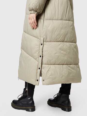 Vero Moda Curve Zimní kabát – béžová