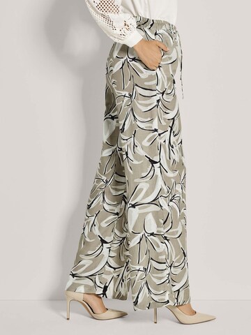 MADELEINE Loosefit Hose in Grau