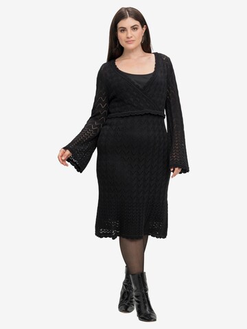 SHEEGO Knitted dress in Black: front