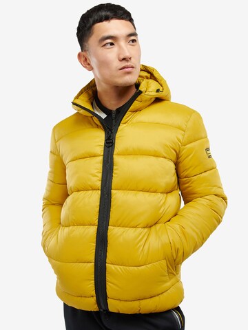 Veste d’hiver Barbour International en jaune : devant