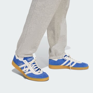 ADIDAS ORIGINALS Конический (Tapered) Штаны 'Trefoil Essentials' в Серый