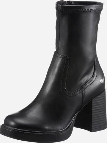 MUSTANG Ankle Boots in Black: front