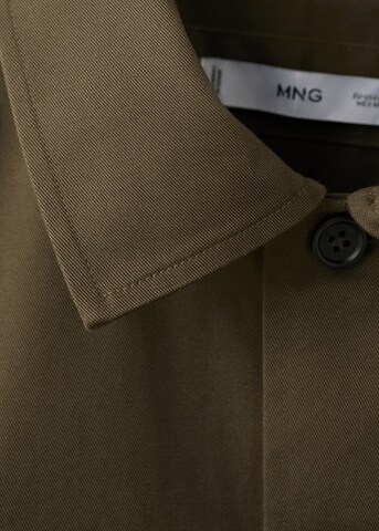 MANGO MAN Comfort Fit Hemd 'Roberto' in Braun