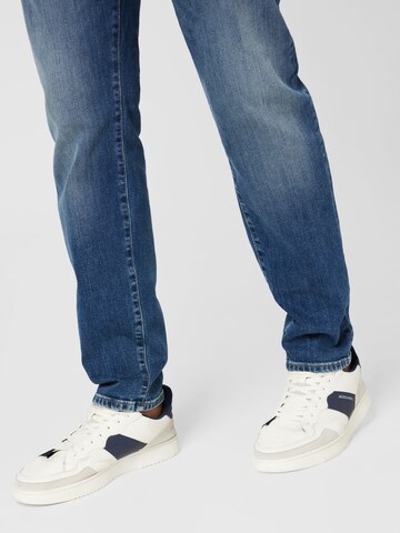 Mavi Regular Jeans 'CHRIS' in Blau