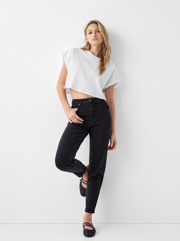 Bershka Tapered Jeans in Schwarz