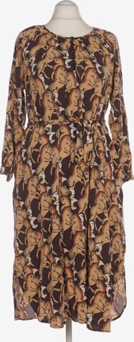 SURKANA Dress in XL in Brown: front