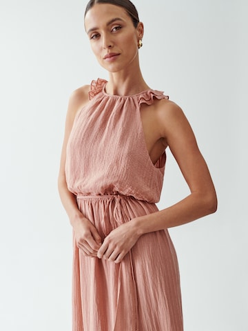 The Fated Evening dress 'CORETTA' in Pink