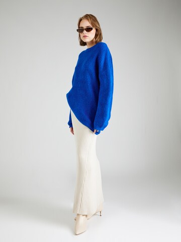 ABOUT YOU Sweter oversize 'Mina' w kolorze niebieski