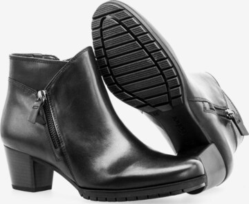 GABOR Ankle Boots in Schwarz