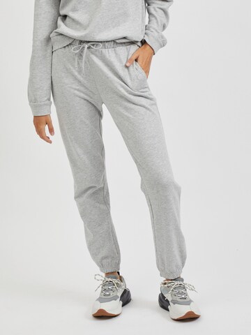 VILA Trousers 'Rustie' in Grey: front