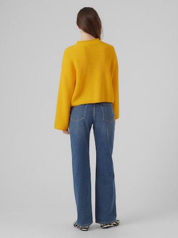 VERO MODA Sweater 'SAYLA' in Yellow