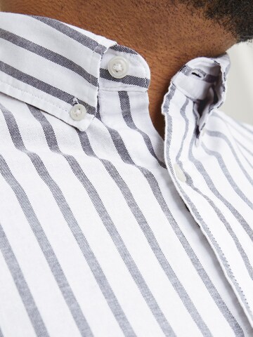 Jack & Jones Plus - Ajuste regular Camisa 'Oxford' en azul