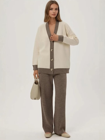 Hiccup Pantsuit in White: front