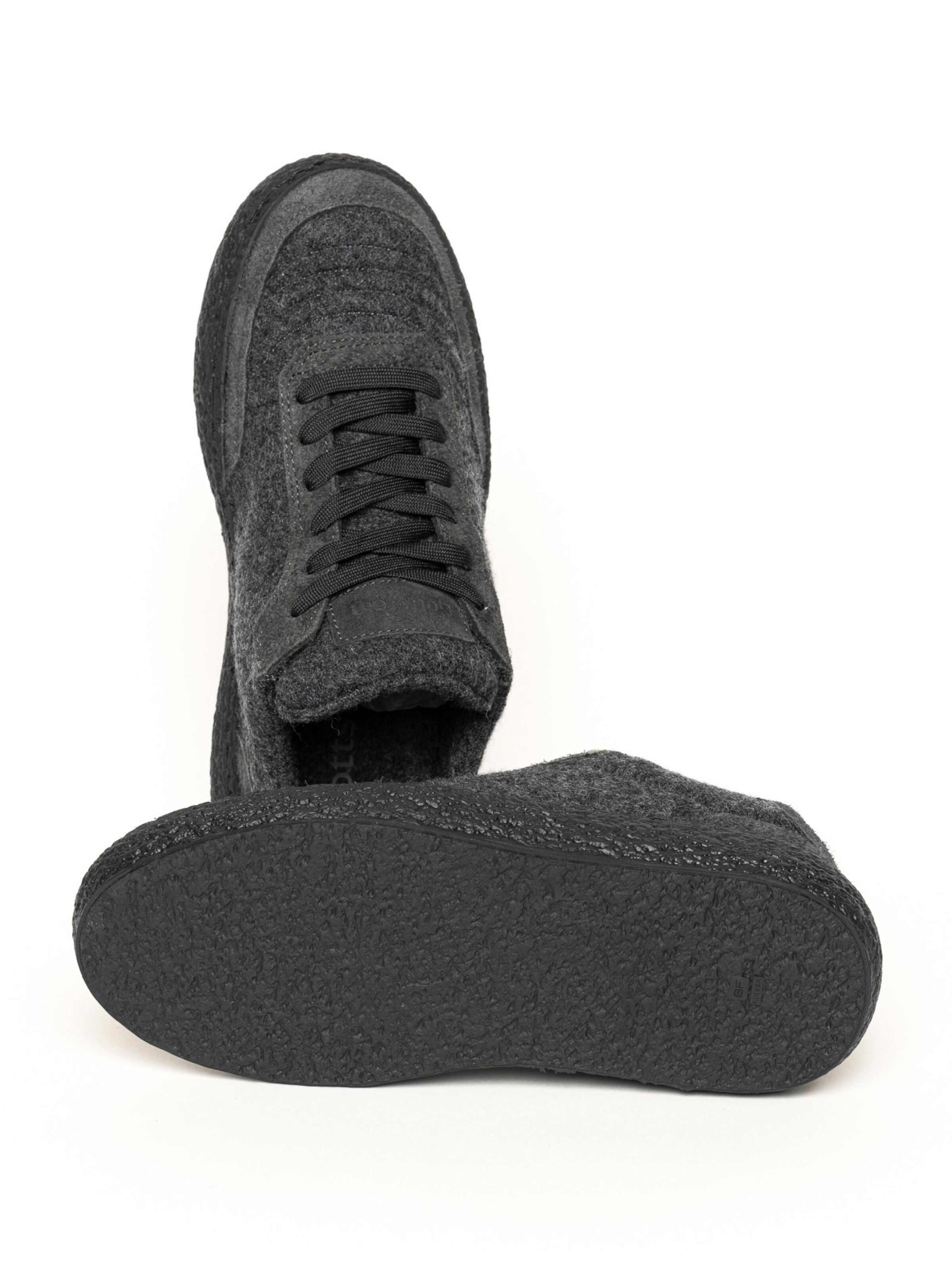 Gottstein Sneakers in Black