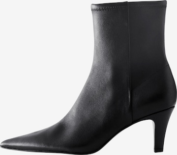 & Other Stories Bootie in Black: front