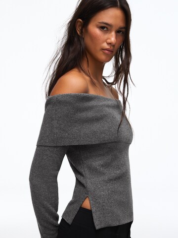 Bershka Sweater in Grey: side