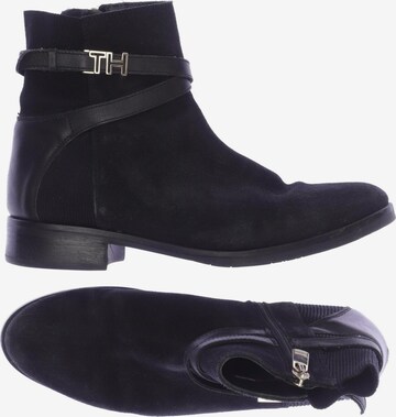 TOMMY HILFIGER Dress Boots in 39 in Black: front