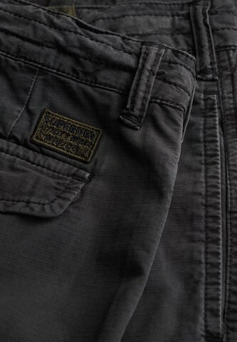Regular Pantalon cargo Superdry en noir