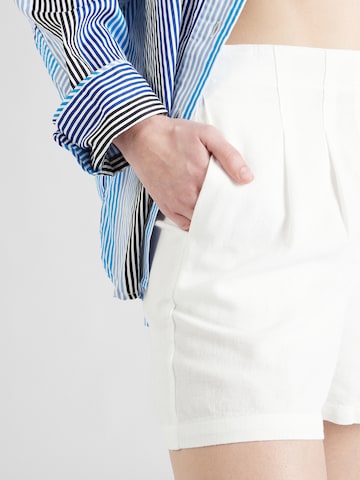 VERO MODA - regular Pantalón plisado 'JESMILO' en blanco