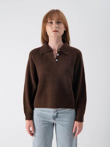 MND Sweater in Brown: front