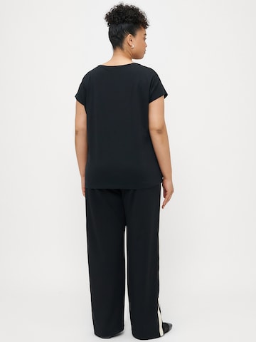 Vero Moda Curve T-shirt 'VMCSTINA AVA' i svart