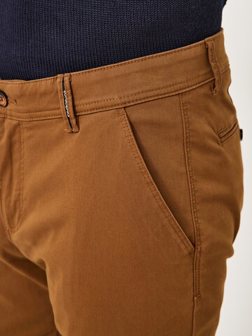 REDPOINT Slim fit Chino Pants in Brown